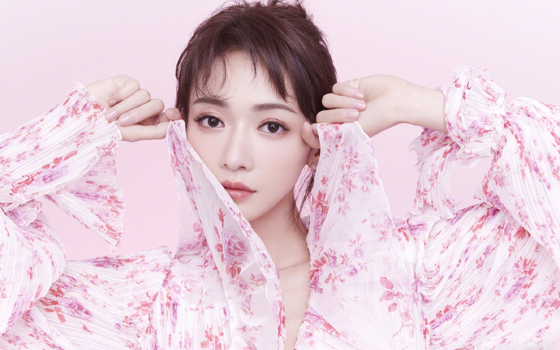 爱游戏平台-勇士险胜掘金，关键一役中库里罚球绝杀，勇士库里经典比赛视频全程