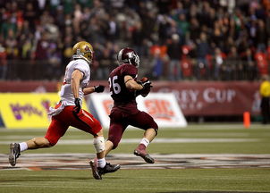 爱游戏娱乐平台-北京鸭本土球员逐渐挑起进攻重担，北京鸭男篮新logo